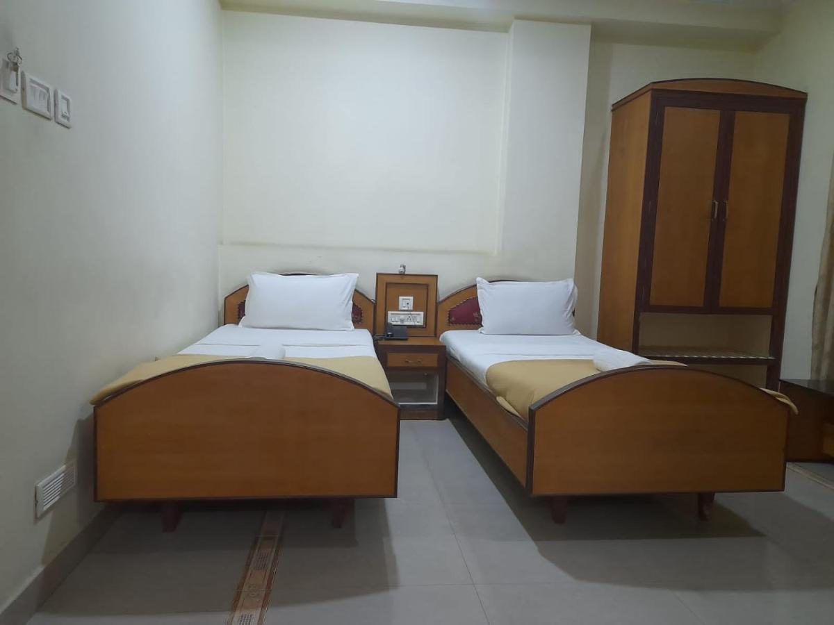 Hotel Dp Oberoi Residency Kochi Exterior foto